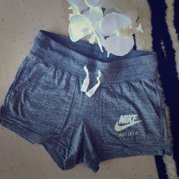 womens nike cotton shorts with pockets